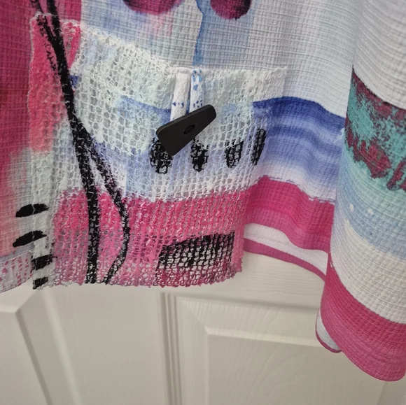 Jess And Jane Abstract Multicolor Tunic Top - Picture 3 of 7